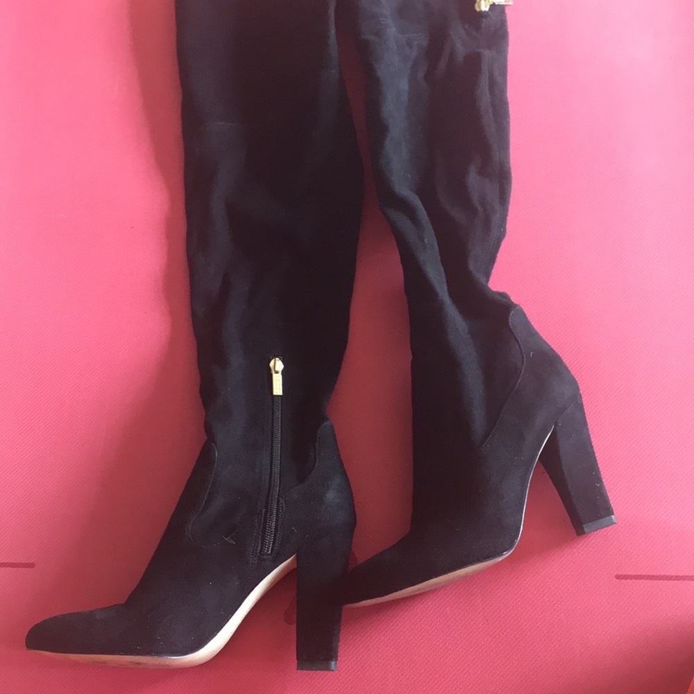 Ivanka Trump Knee high black  boots suede feel EUC - Picture 12 of 16